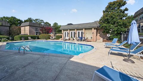 6980 Roswell Rd