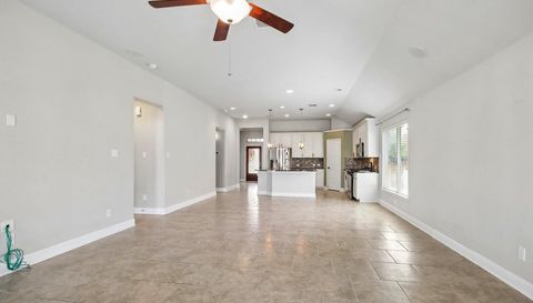 2124 Llerena Ln