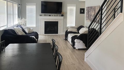 16915 Ardisia Dr