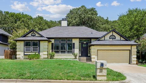 6833 Parkwood Dr