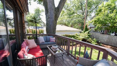 736 S Ashland Avenue