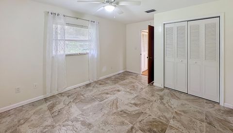 3944 NW 40th Ct