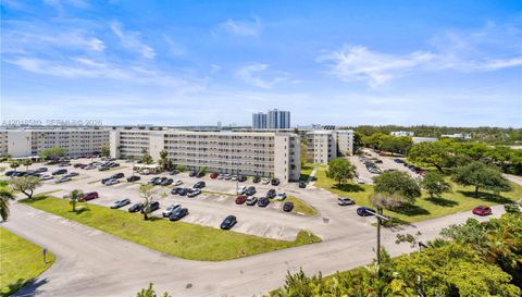 18011 Biscayne Blvd