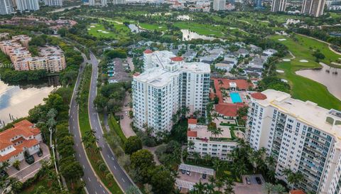 19900 W Country Club Dr