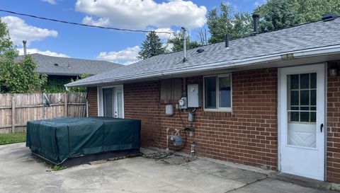 4957 Chesham Dr