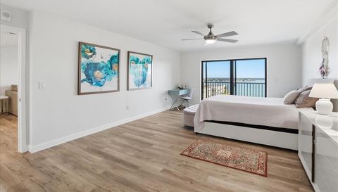 7300 SUN ISLAND DRIVE S