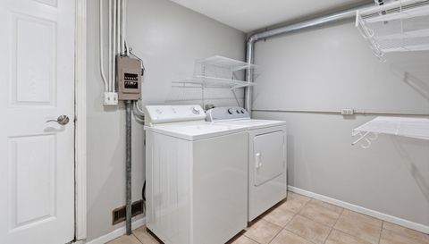 377 Farmingdale Circle