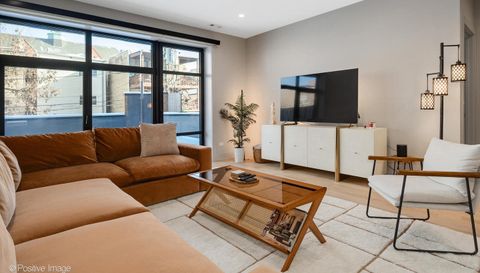 1335 N Western Avenue