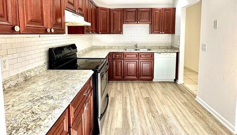 513 Pine Ridge Avenue