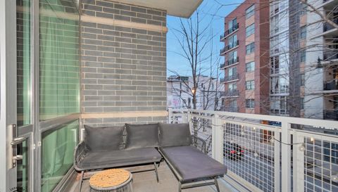 845 N KINGSBURY Street