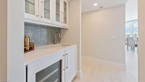 4041 Gulf Shore Blvd N