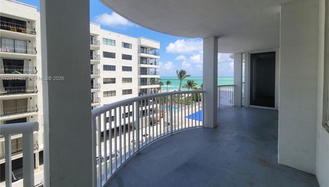 5401 Collins Ave