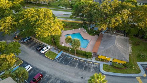 3083 N Oakland Forest Dr