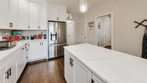 1214 W Webster Avenue