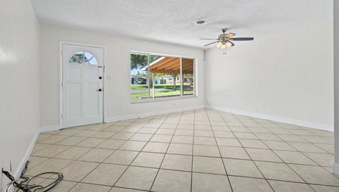 522 Wilshire Dr