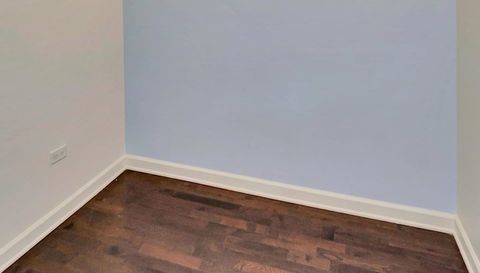 845 N KINGSBURY Street