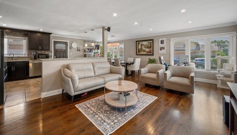 8426 W Betty Terrace