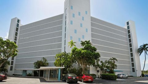 9101 E Bay Harbor Dr