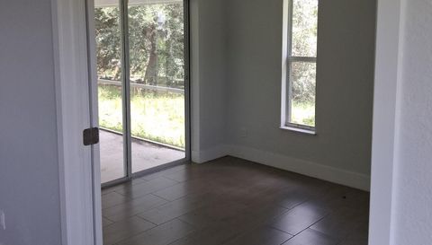 850 SW 15th St