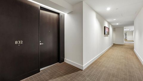 2408 Victory Park Ln