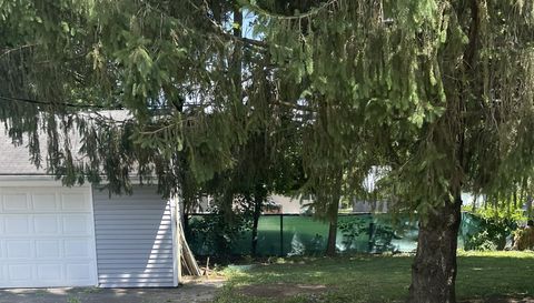 248 Iroquois Park Pl