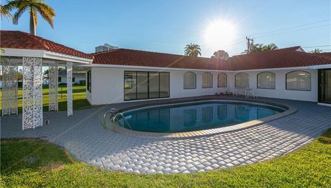 631 Palm Dr