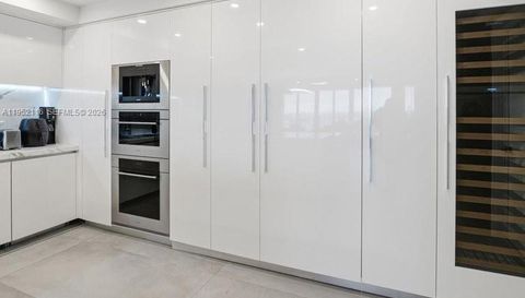 330 Sunny Isles Blvd