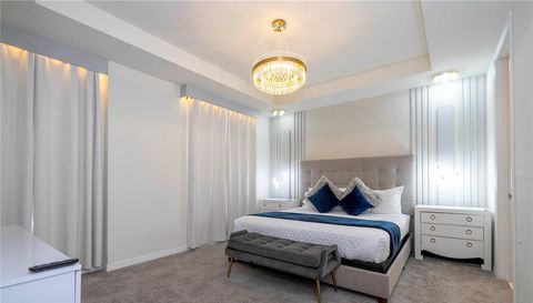 1692 TROPICAL PALMS CIRCLE