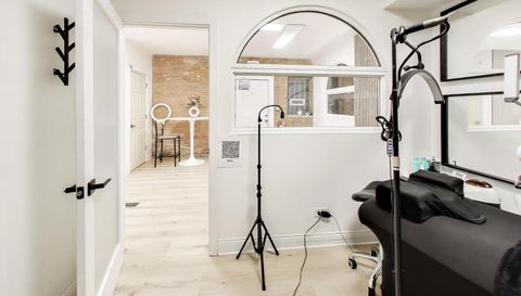 2323 W Taylor Street