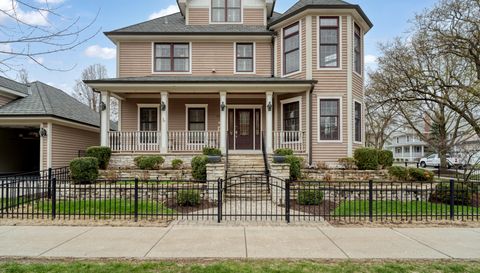208 W Benton Ave