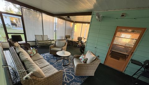 6028 Torrey Pines Dr