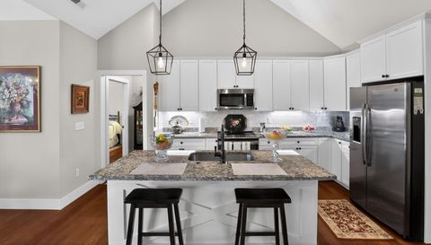 3757 Laurel Park Hwy Hendersonville