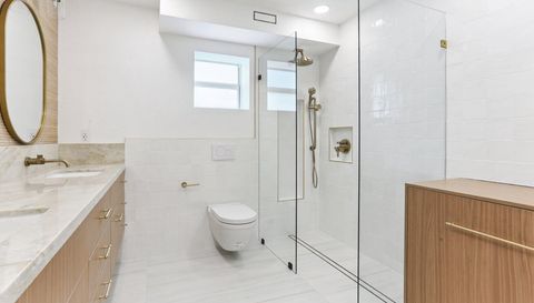 100 Edgewater Dr APT 142