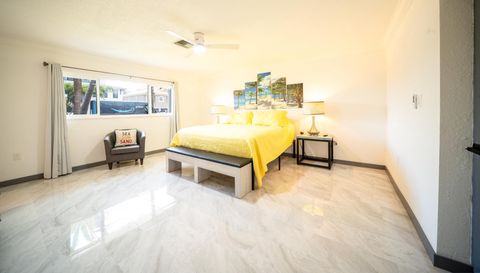 166 Bayside Dr