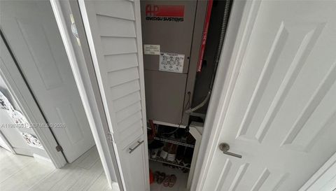 1301 Ne Miami Gardens Dr