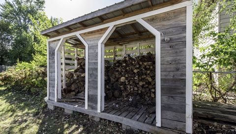 18225 W Lindenwood Drive