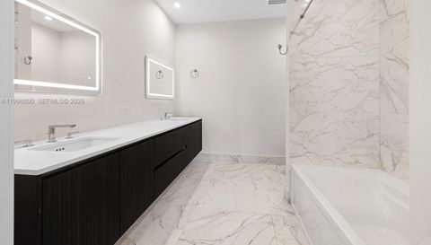 275 Giralda Ave