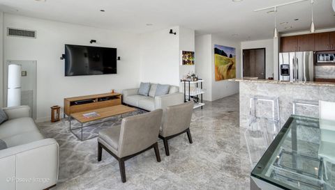 737 W Washington Boulevard