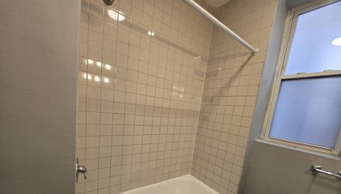 6738 S Prairie Avenue