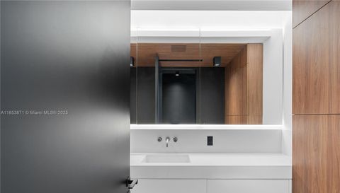 1300 Brickell Bay Dr