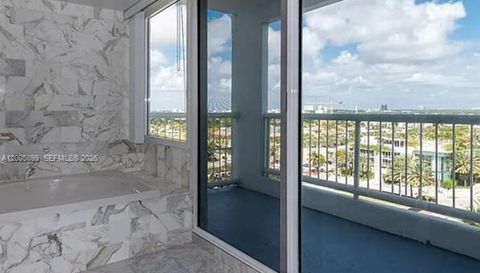 9341 Collins Ave