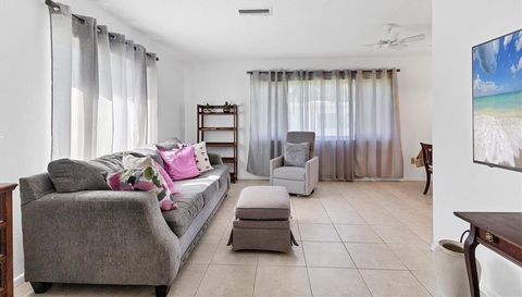 1815 ROXANE WAY