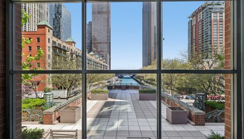 440 N McClurg Court