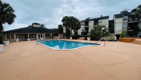 1940 Lake Atriums Cir