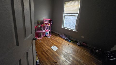 6738 S Prairie Avenue