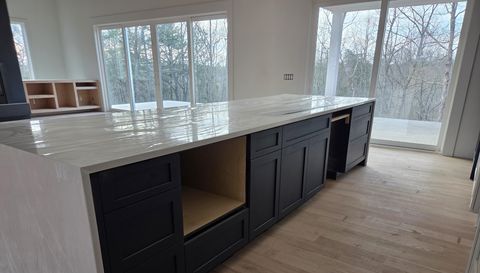 7048 Nichols Cove Dr