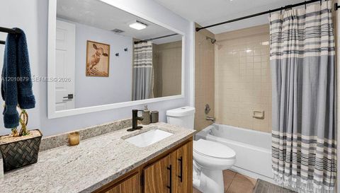 6049 Balboa Cir