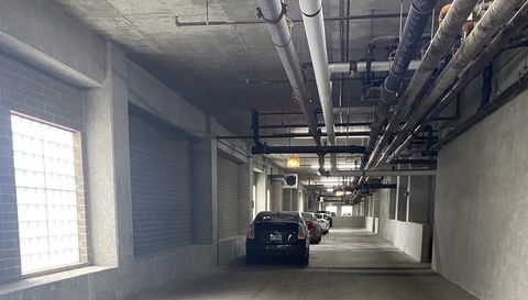 1122 W Catalpa Avenue