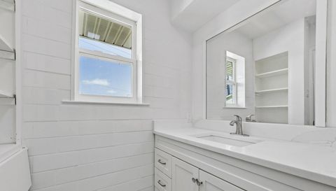 5050 Matilda St #225