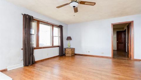 913 E Chain Of Rocks Road